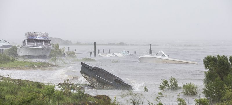 Varios barcos afectados por el fuerte huracán