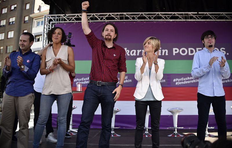 PABLO IGLESIAS EN UN MITIN DE CAMPAÑA EN BARAKALDO