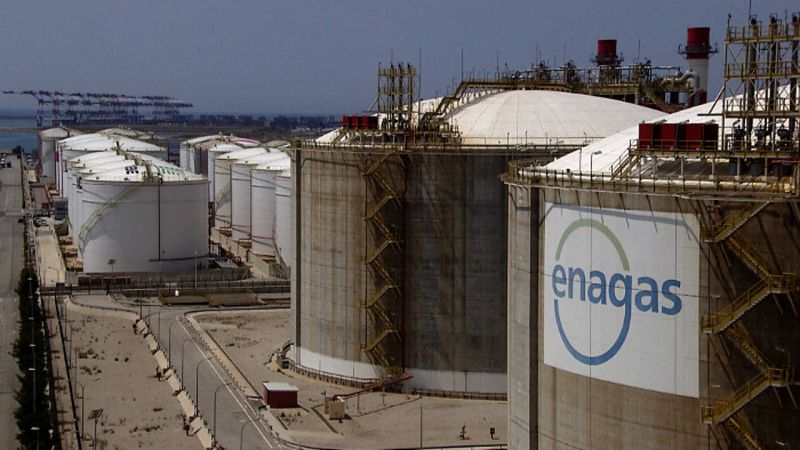 El puerto de Barcelona opta por el gas natural como combustible alternativo para los  buques