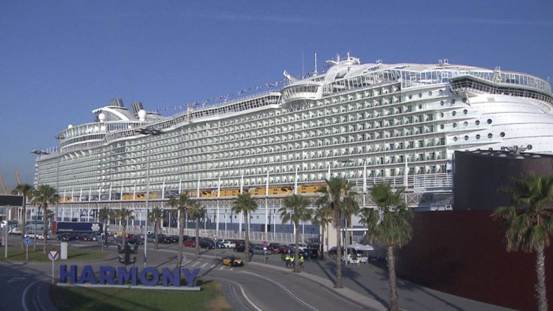 El Harmony of te seas es un coloso de veinte pisos de altura