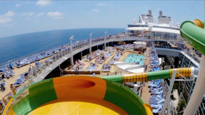 El Harmony quema ciento cincuenta toneladas de fueloil pesado al día y emiten dióxido de azufre y partículas sin parar