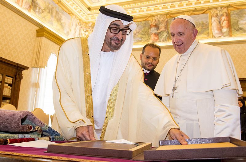 El Papa Francisco se reúne con el jeque de Abu Dhabi