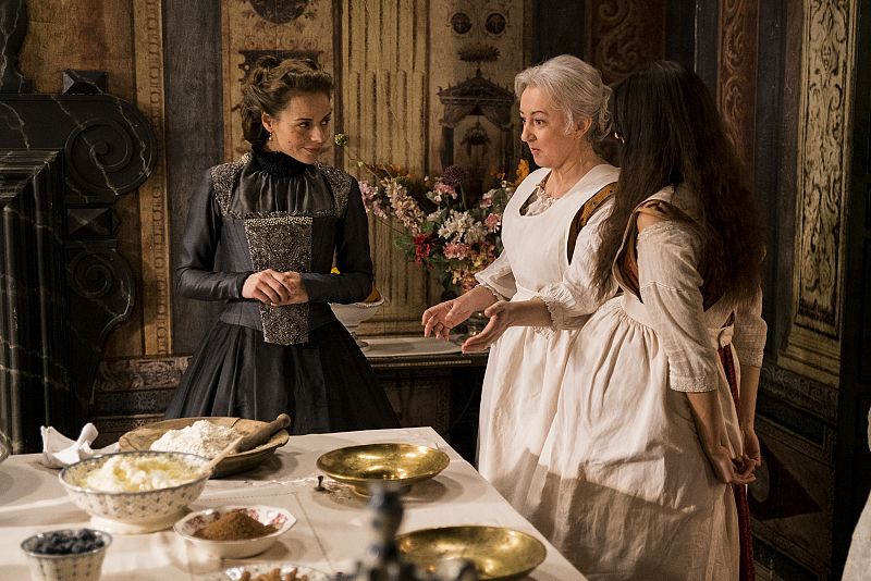 Águila Roja - Lucrecia con las mujeres Gordillo