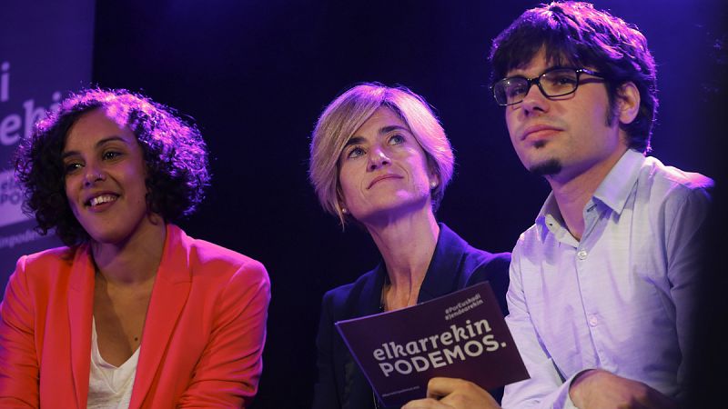 La candidata a lehendakari por Elkarrekin Podemos, Pili Zabala, en el acto de cierre de campaña electoral
