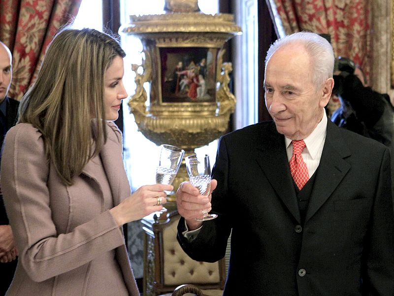 Almuerzo ofrecido en el Palacio Real a Simón Peres