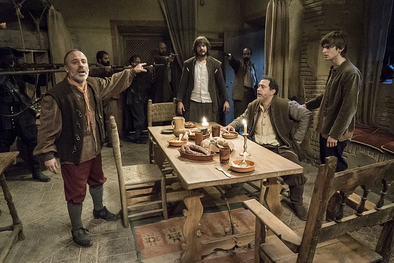 Águila Roja - Sátur defiende a Gonzalo