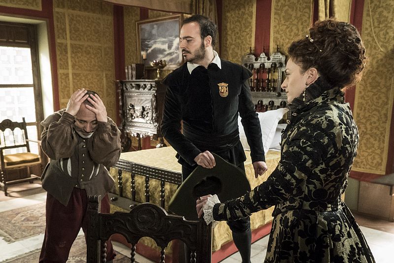 Águila Roja - La reina descubre a Sátur