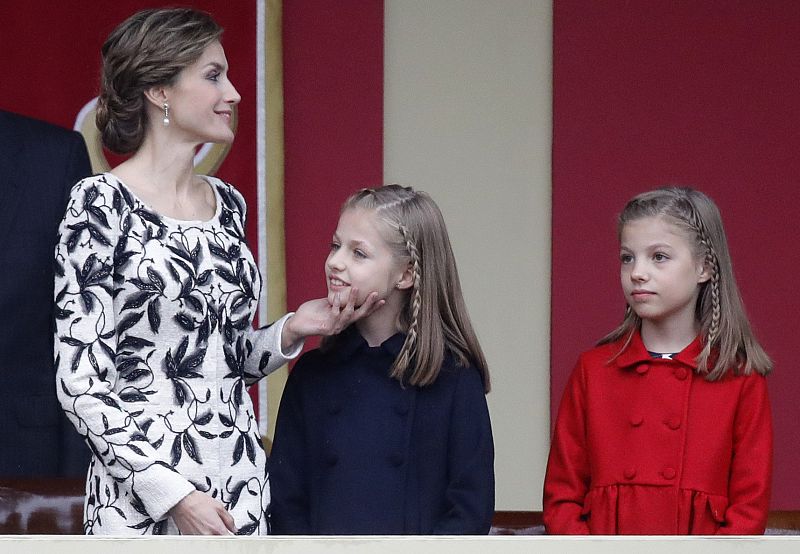 La reina Letizia junto a sus hijas