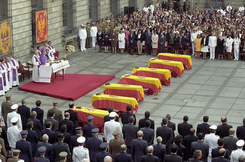 Funeral en el Cuartel General del Ejército (1993)