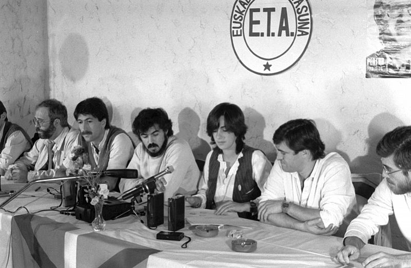 Abandono de la lucha armada de ETA político-militar (1982)