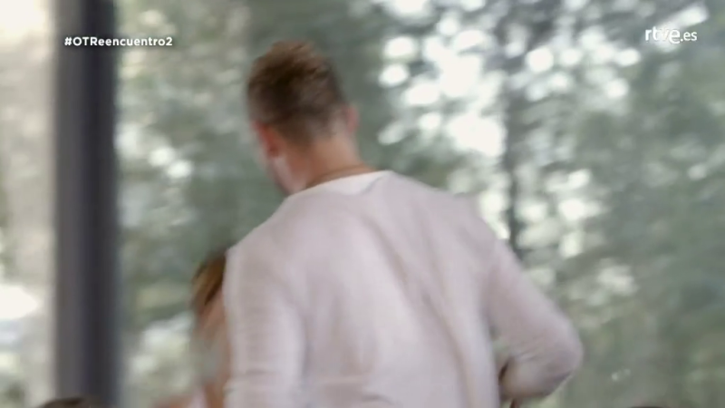 Bisbal se acerca a Chenoa