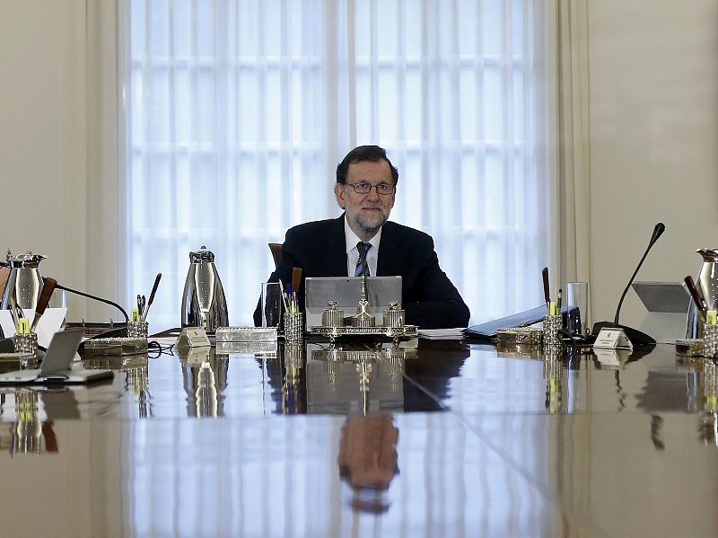 Mariano Rajoy dirige el primer Consejo de Ministros con su nuevo gabinete