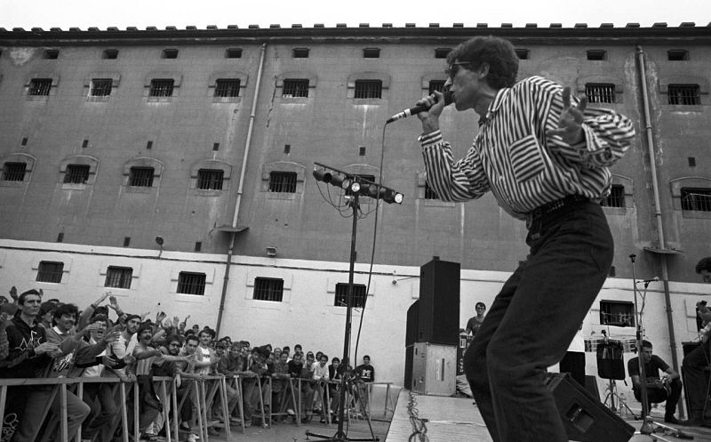 Actuación de Sabina en la cárcel Modelo de Barcelona