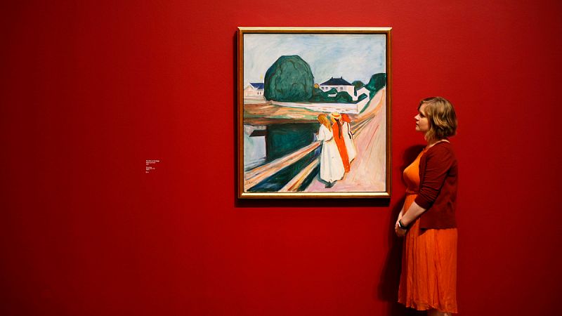 Imagen de archivo del cuadro de Edvard Munch, 'Las Chicas en el Puente', en la Tate Modern de Londres.