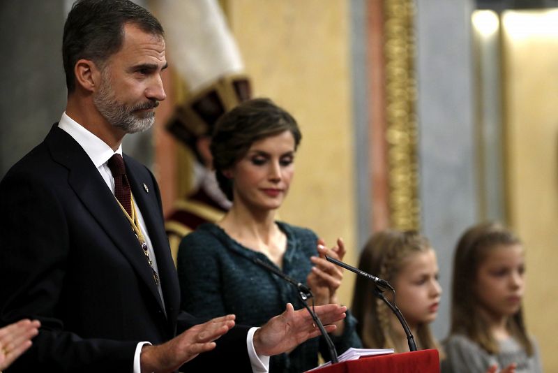 El rey Felipe VI, junto a la Reina Letizia y sus hijas