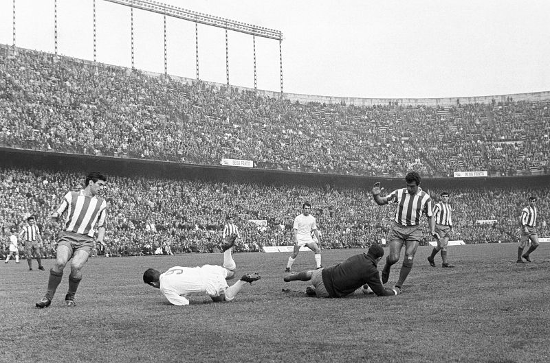 Primer derbi madrileño en el Calderón