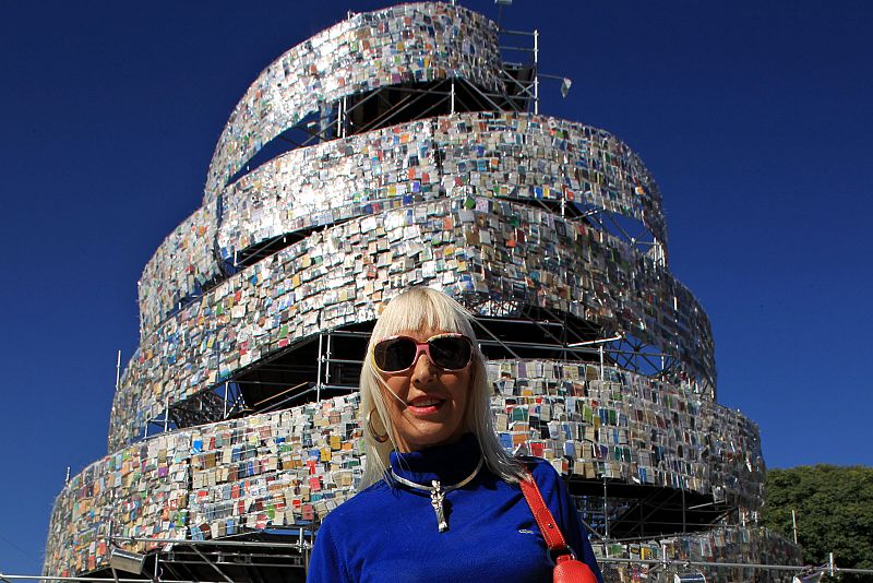Crean torre con 30.000 publicaciones en Buenos Aires, Capital Mundial del Libro 2011