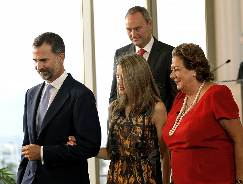 Barberá en una entrega de premios en 2013 junto a los que entonces eran los príncipes de Asturias