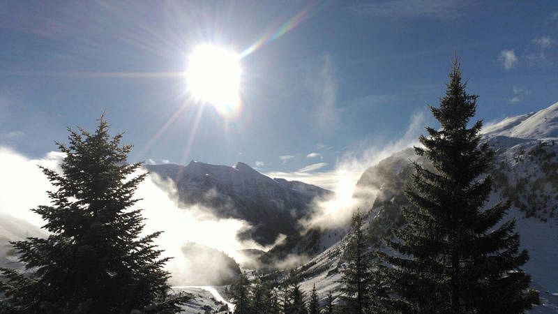 'España vuelta y vuelta', desde la Escuela de Montaña de la Guardia Civil en Candanchú.