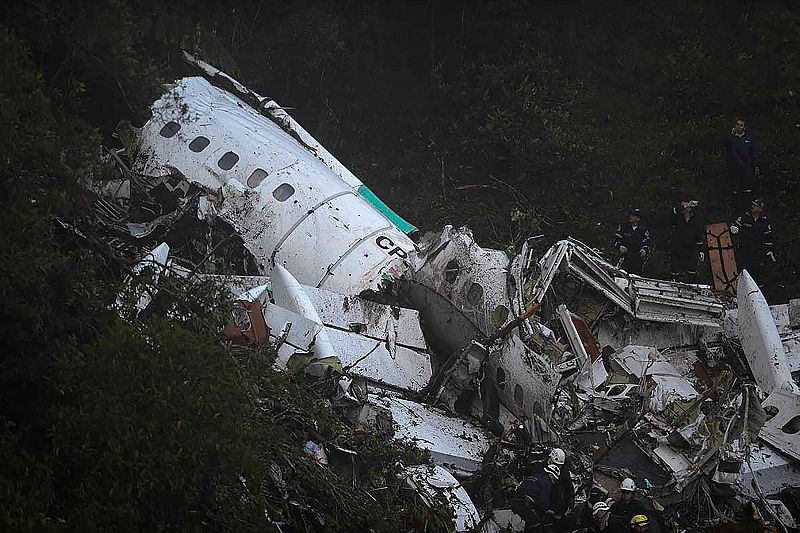 El avión se ha estrellado en las montañas de Cerro Gordo, en las cercanías de la ciudad colombiana de Medellín.