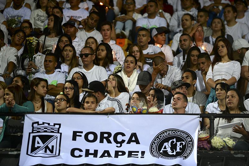 Atlético Nacional brindó en Medellín un emotivo homenaje al Chapecoense