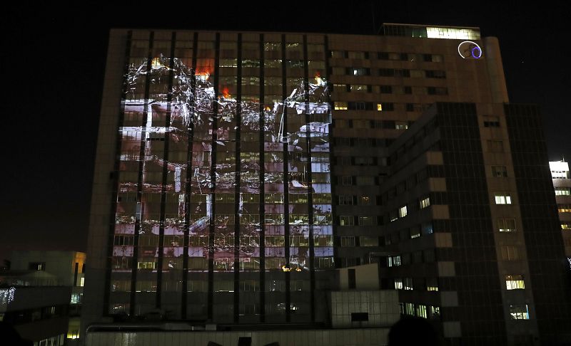 Médicos sin Fronteras simula un bombardeo en el Hospital La Paz de Madrid