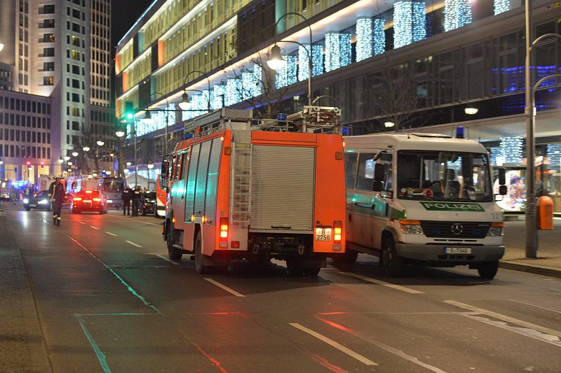 Un camión se estrella contra un mercado navideño en Berlín