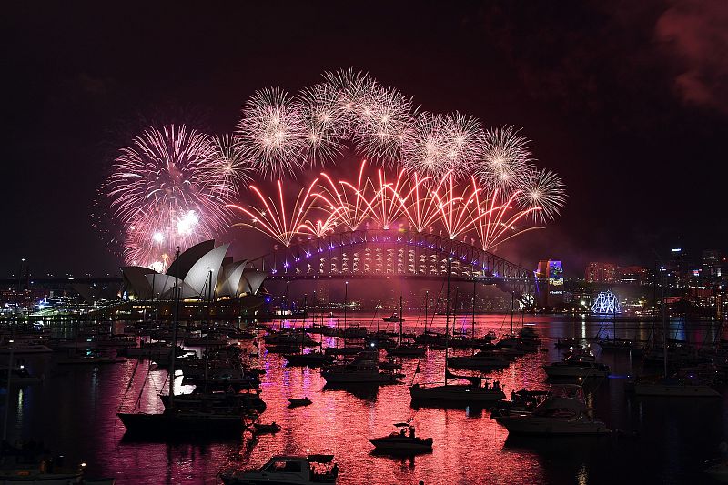 Fuegos artificiales por el Año Nuevo en Sidney