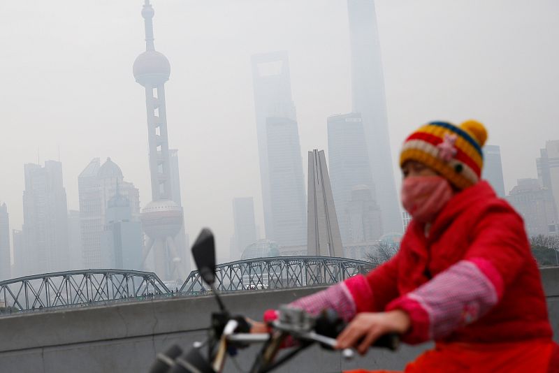 La capital china mantiene la alerta naranja por contaminación hasta la madrugada del próximo jueves.