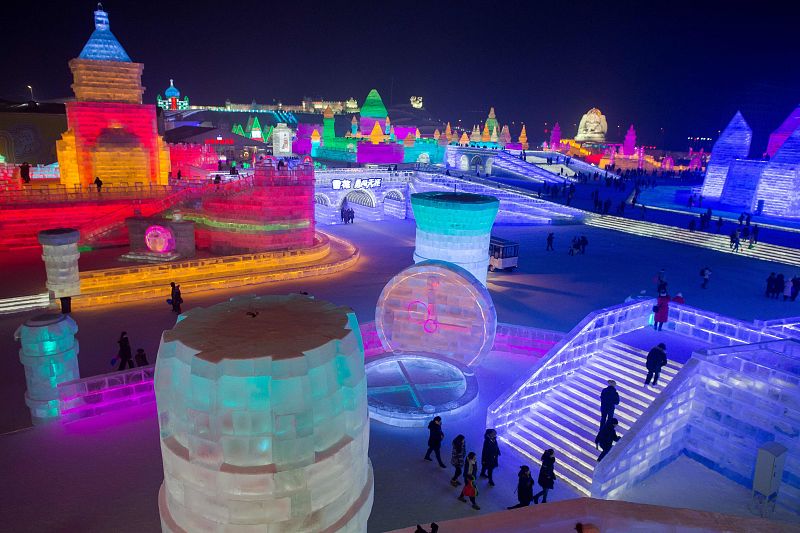 Hielo y nieve para dar forma a las esculturas del Harbin Festival