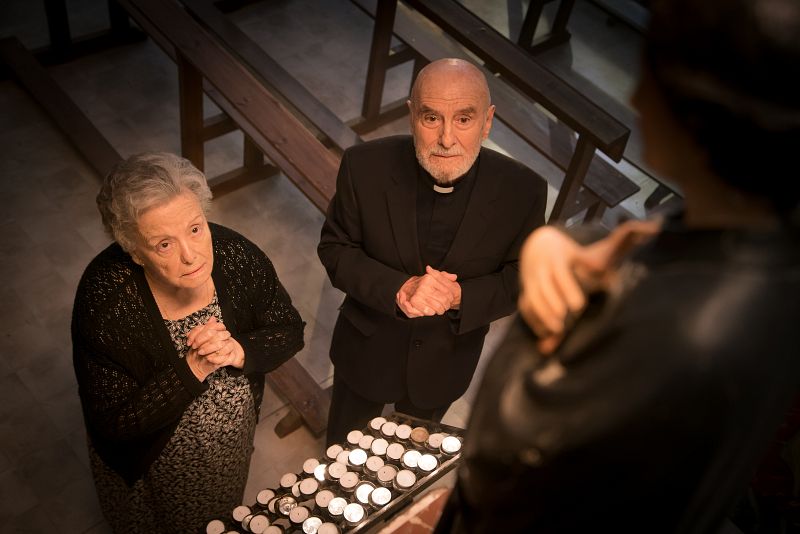 Herminia y el padre Froilán