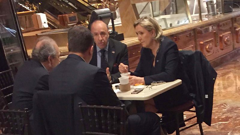 Marine Le Pen fotografiada en la Torre Trump en Nueva York