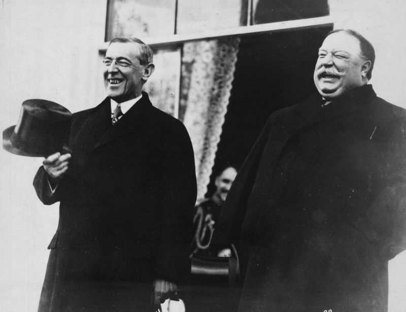 1913. El presidente electo Woodrow Wilson posa junto al presidente saliente Taft