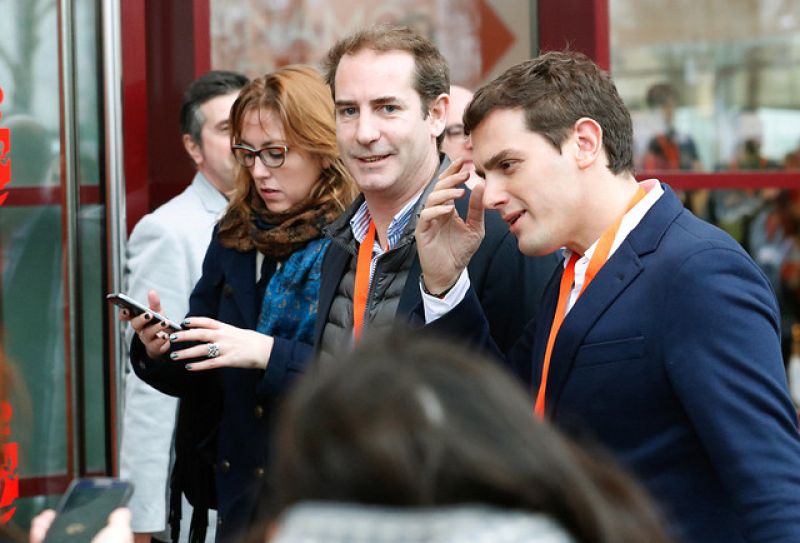 Rivera atiende a los medios antes de la IV Asamblea General de Ciudadanos