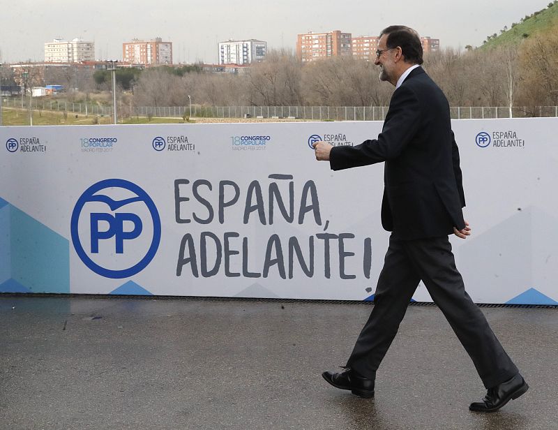 Mariano Rajoy llega al congreso que le reelegirá como líder del PP