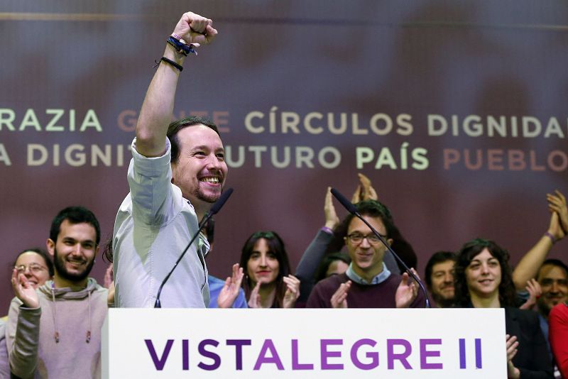 Pablo Iglesias inicia el congreso de Podemos con el puño en alto