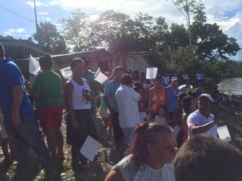  El jefe de la misión de la ONU en Colombia, Jean Arnault ha asegurado que la mayoría de los campamentos de las FARC en las  "ni están listos" ni tampoco "han sido delimitados con precisión" situación que el Gobierno atribuye a problemas logísticos. 