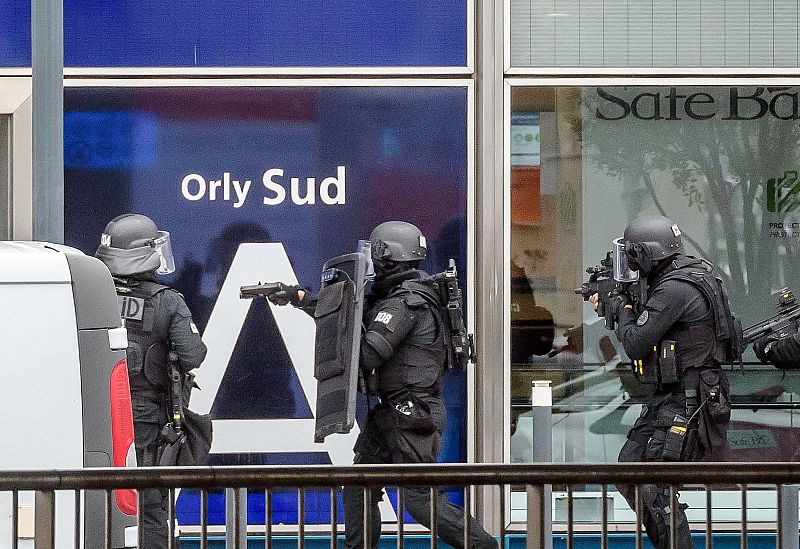 Ataque frustrado en el aeropuerto parisino de Orly