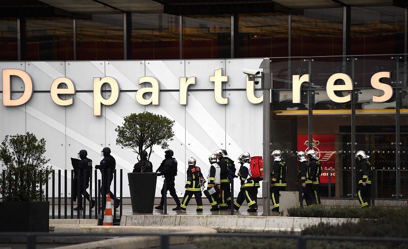 Ataque frustrado en el aeropuerto parisino de Orly