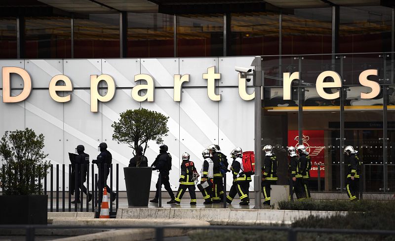 Ataque frustrado en el aeropuerto parisino de Orly