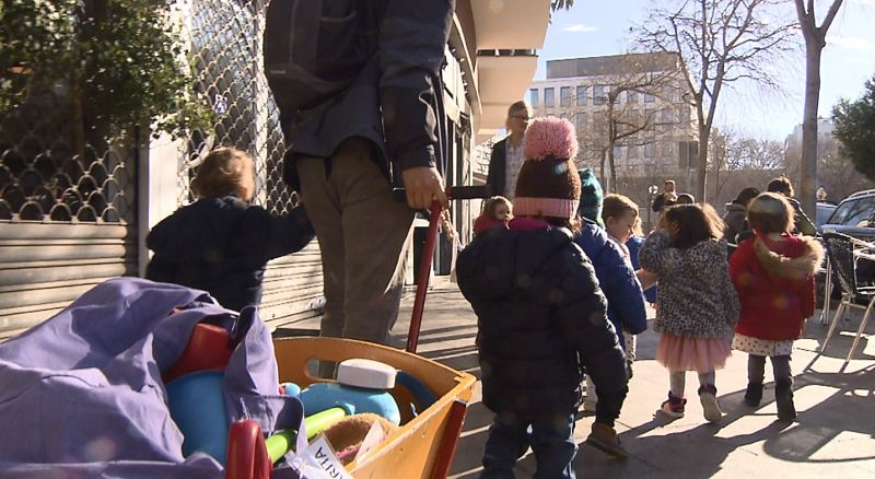 La escuela Kinder se esfuerza por llevar a los niños a espacios verdes urbanos