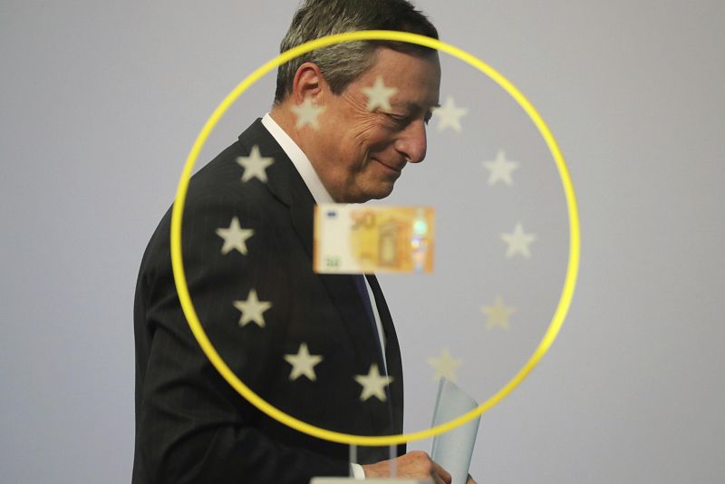Draghi defiende el papel moneda