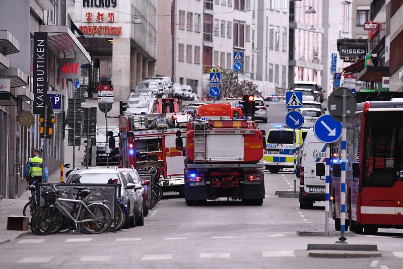Un camión atropella a varios viandantes en Estocolmo