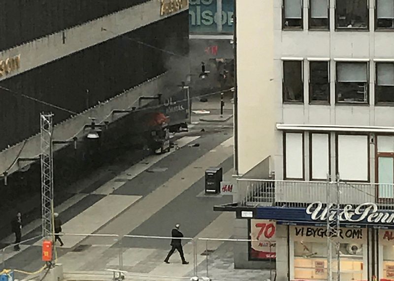 Un camión atropella a varios viandantes en Estocolmo