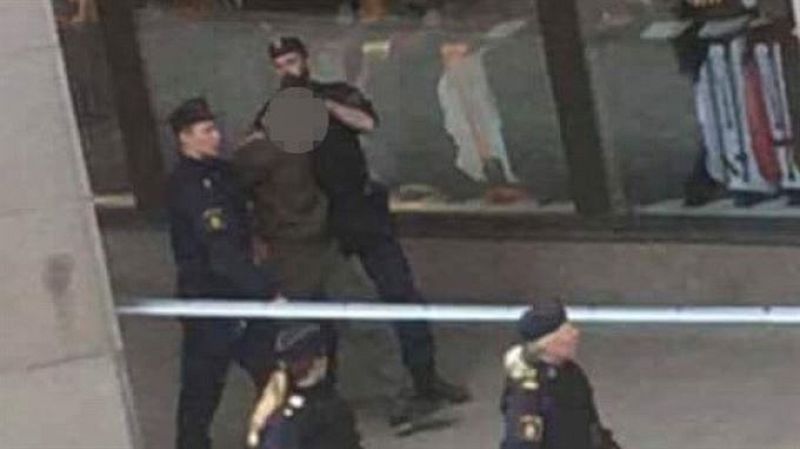 Un camión atropella a varios viandantes en Estocolmo