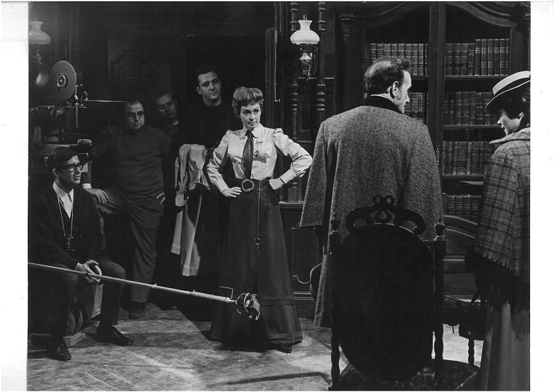 Chicho dirige su primera pelicula "La residencia", junto a Lili Palmer