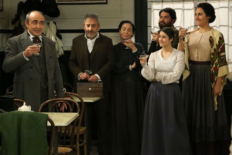 Don Ramón ofrece uno de sus discursos durante el capítulo 500