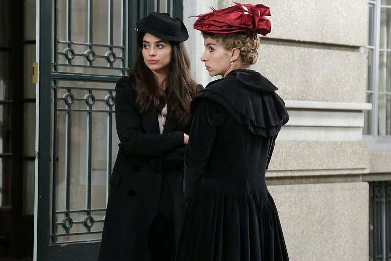 Teresa y Cayetana durante el capítulo 500 de 'Acacias 38'