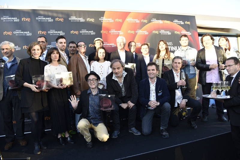  Foto de família de la festa dels premis 'Continuarà 2017'
