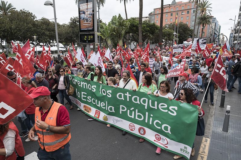 Manifestación del Primero de Mayo convocada por los principales sindicatos en Las Palmas de Gran Canaria